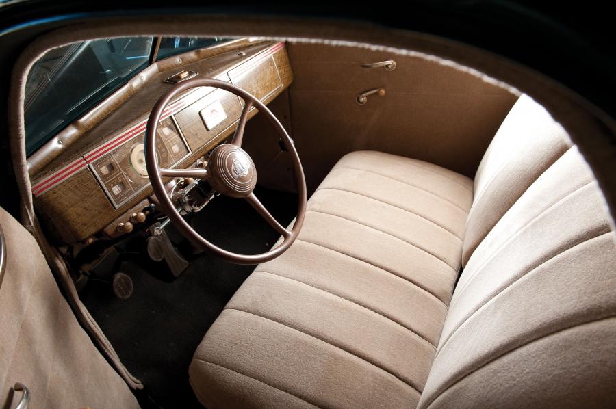  Plymouth Road King Business Coupe 1939 года  (фото 19 из 21)